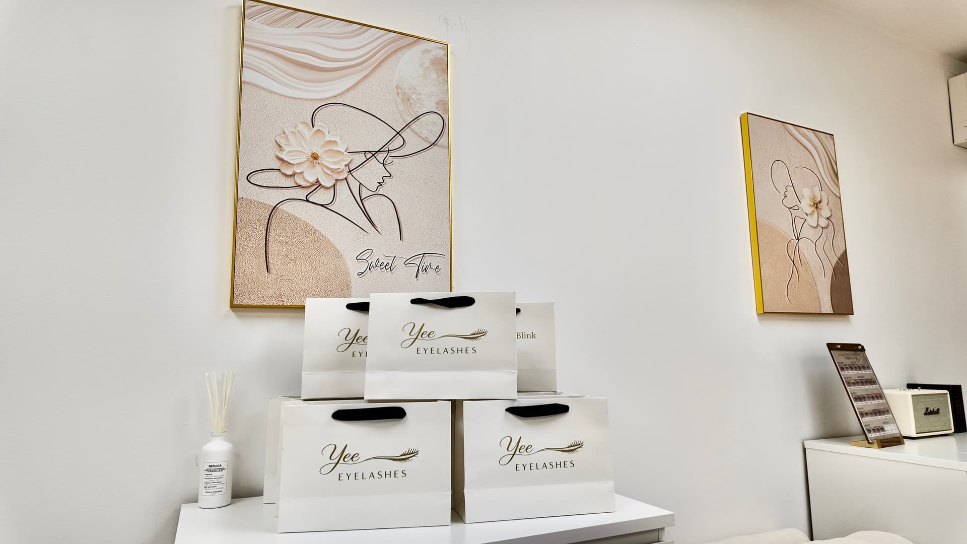 Yee Eyelashes gift bags