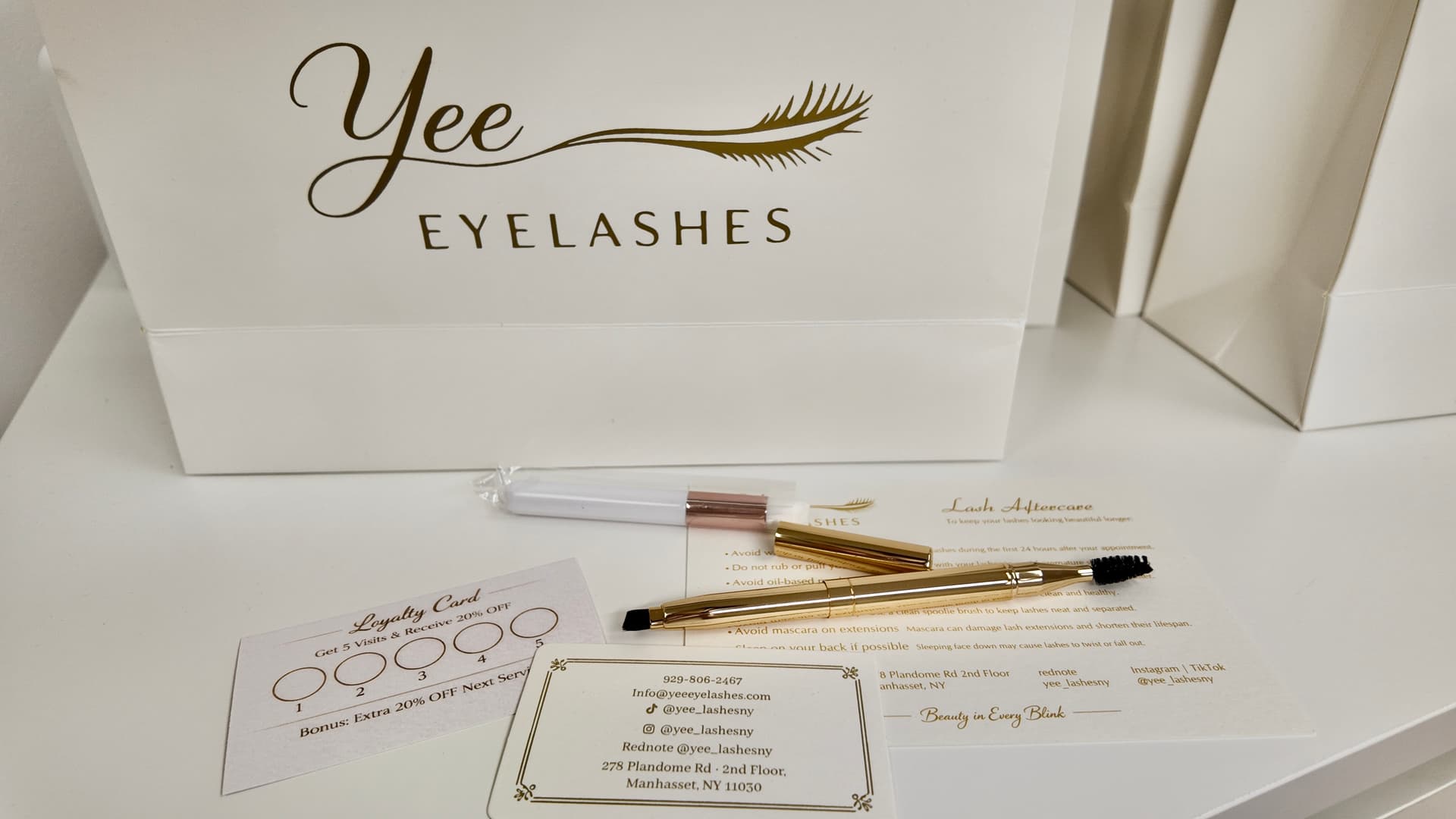 Yee Eyelashes branding & tools