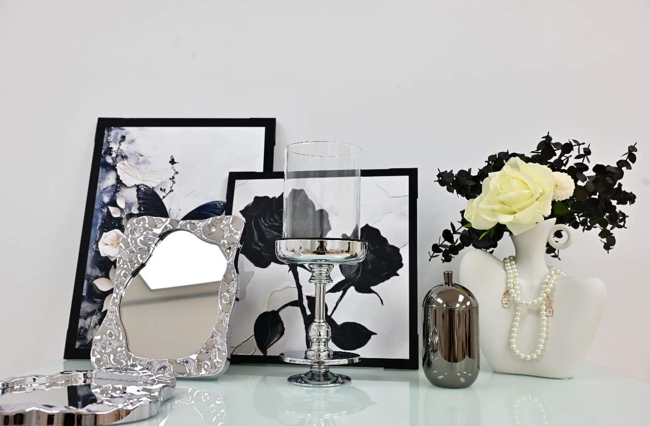Yee Eyelashes studio decor